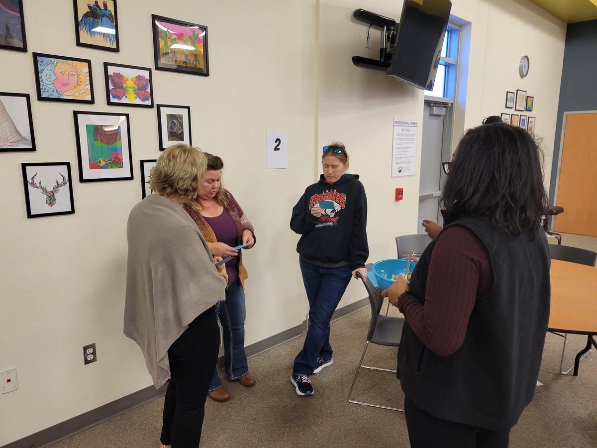 MomentBulb's tweet photo. @BuckeyeESD @BesdGifted the BESD Gifted Cohort met tonight and began their book study with @dgheacox Differentiating Instruction in the Regular Classroom. #buckeyegifted #gifted https://t.co/Zg2rTr11si