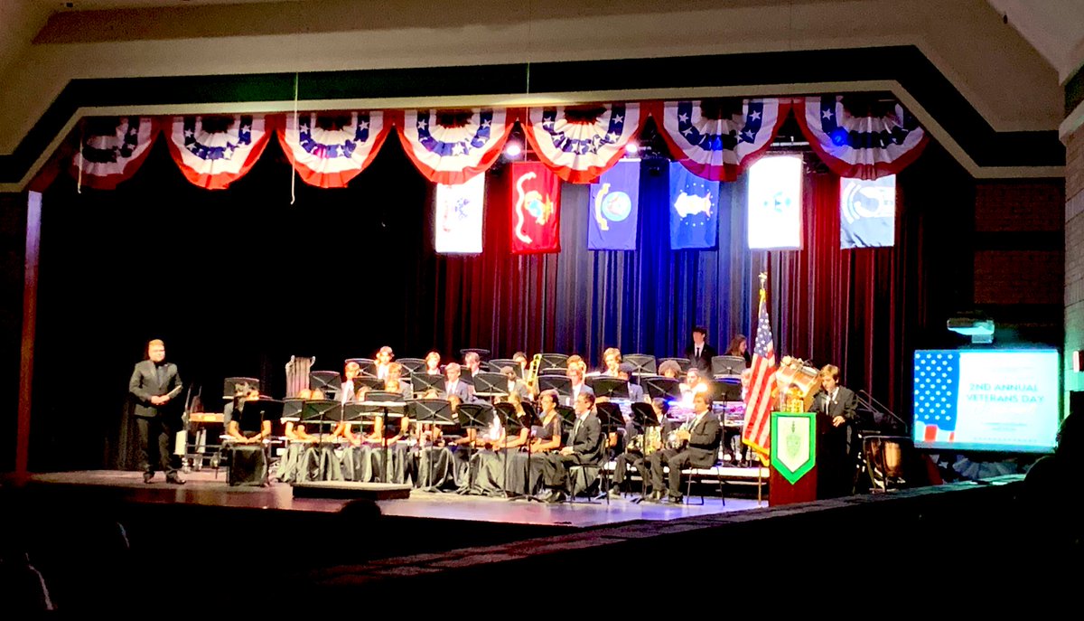 koperniak's tweet photo. A musical celebration and tribute to our veterans by @RoswellHSBand Thank you veterans for your service and sacrifice. @CJ_FCS_CAO @gyimah_whitaker @latoya_miley #fcsmusic https://t.co/WOoFxxlA6Z