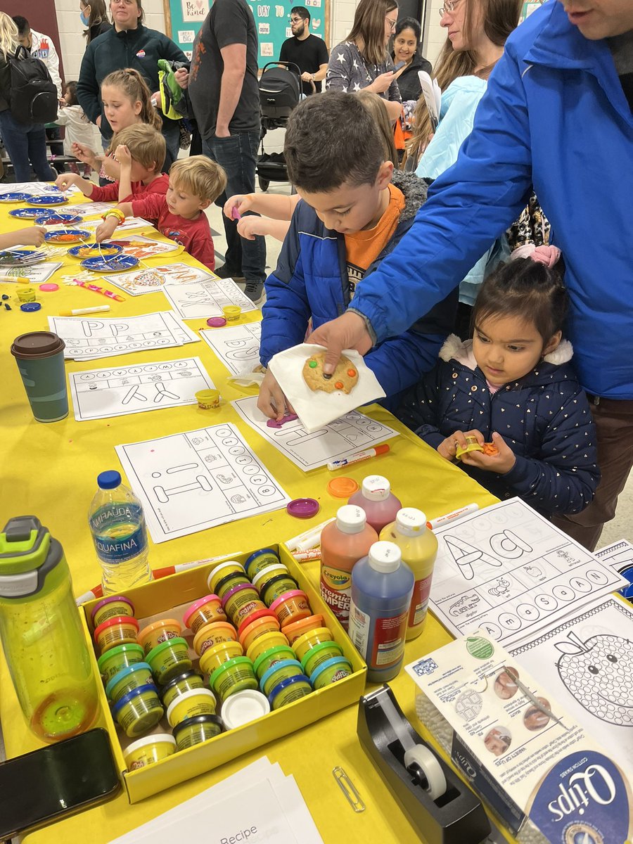 hlykkewi's tweet photo. Amazing turnout for Norris’ Family Math and Literacy night! https://t.co/SfBS8olqTd