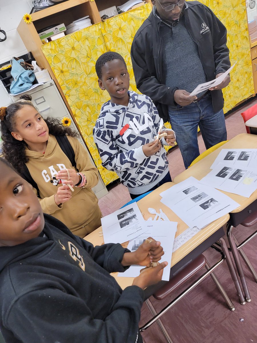 Lakanijones's tweet photo. So proud of our future doctors, scientists, artists, teachers...ect. Students put on an inspiring show and developed solutions to problems using STEM! Thank you to @tessciencelab @MsLawrenceTES @AllThings_PreK @Richardson88J Ms.Chavous and all our staff! @TES_hcs @HenryCountyBOE https://t.co/YdhP8lQUjy