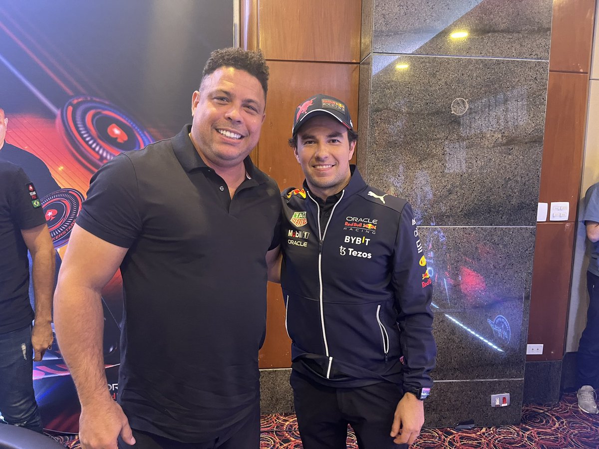 SChecoPerez's tweet photo. ¡Leyenda! ¡Mucho gusto, Hermano! #BrazilGP https://t.co/VmtaAy7SJs