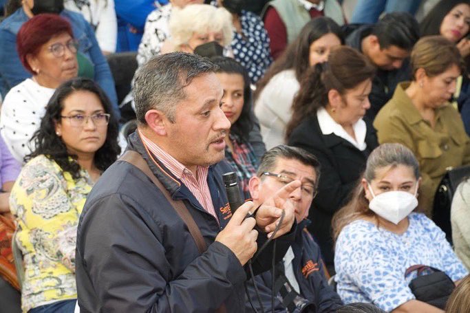 FraCom2022's tweet photo. Gracias a todos los trabajadores de la educación 👩🏻‍🏫👨🏻‍🏫 de #Teziutlan que dieron apertura al diálogo🗣️ para construir un mejor ideal sobre las propuestas para un mejor #FraternidadYCompromiso 🟠🫂 https://t.co/F0hdwTTpmc