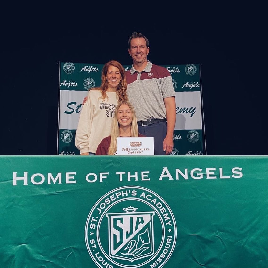 it’s official!! so blessed and excited for this opportunity. can’t wait for the next chapter 🐻 #bearup #mostategolf