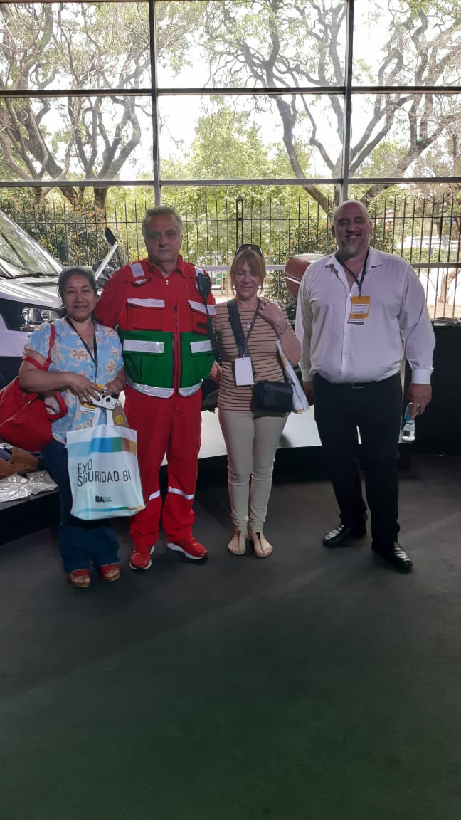 ProQuilmes1's tweet image. Hoy participamos de la Expo Seguridad de BA en la Rural ,una exposición de seguridad privada.
Poniendo el foco en el cuidado de todo vecino que requiera datos,tecnología,personal capacitado ,también recorrimos los estand  y participamos de charlas estupendas.