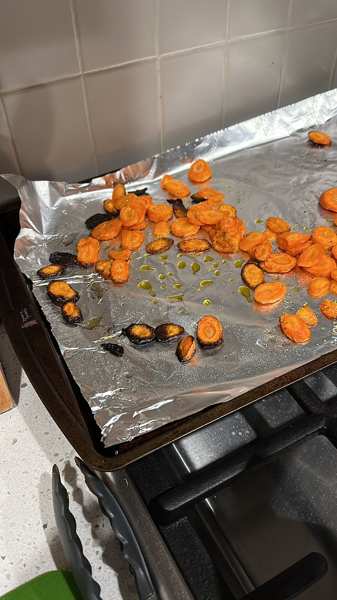 AlexaGawddess's tweet image. This is what happens when you’re trying to mint a just released project AND cooking dinner at the same time. #burnt #web3problems