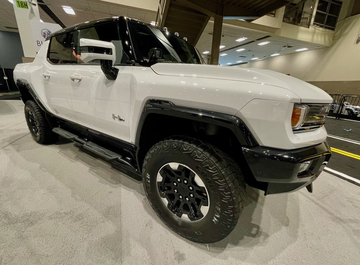 kslosh's tweet photo. Inside the Seattle Auto Show, with more electric vehicles and a Hummer EV that is ‘just crazy’ https://t.co/rD4fxtgNx6 https://t.co/9Jle0huCG3
