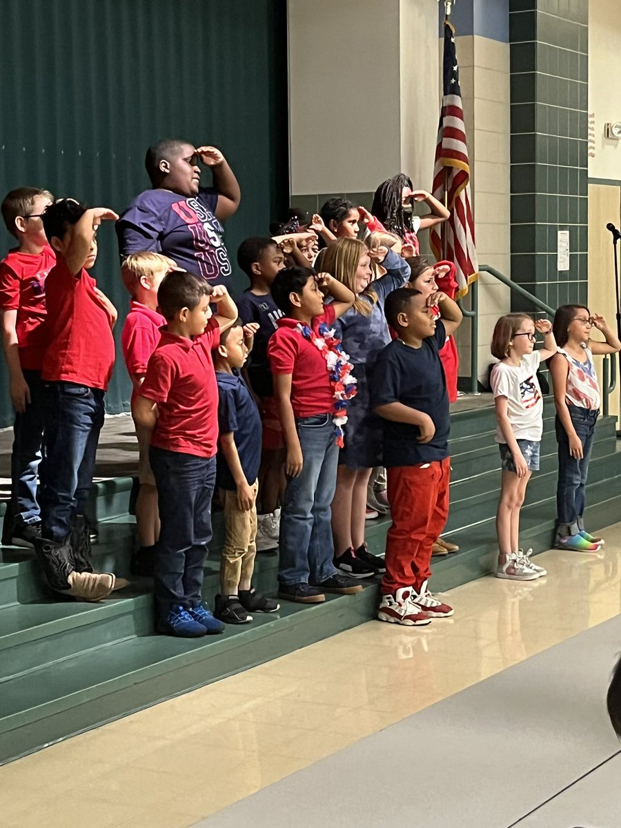 Strange1Kali's tweet photo. @Pearson_Ponies love our Veterans! Happy Early Veteran’s Day from our 3rd grade ponies! #PonyPride #VeteransDay2022 https://t.co/UDiDk8dl4u