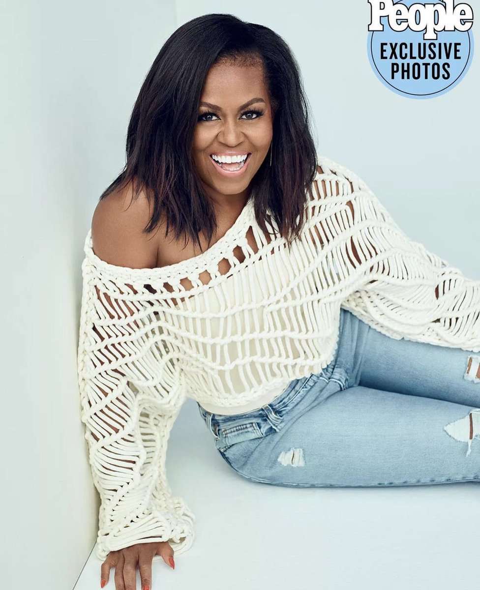 cariblookbook's tweet photo. Oh, just @MichelleObama casually stunting in @aislingcamps’ Ripple Macramé pullover 🫠 🤍
#TrinidadandTobago 🇹🇹
Styled by #MeredithKoop for @people Magazine https://t.co/XTRb2X13ON