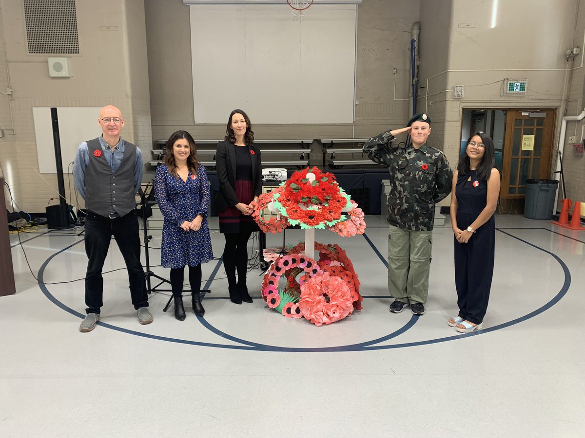 The Crescents #remembers #RemembranceDay at the Crescents. Thank you all for a wonderful remembrance today. <a href="/stephochitwa/">Stephanie</a> <a href="/mrsmusicadams/">Sarah Adams</a> <a href="/RegPublicSchool/">Regina Public Schools</a>