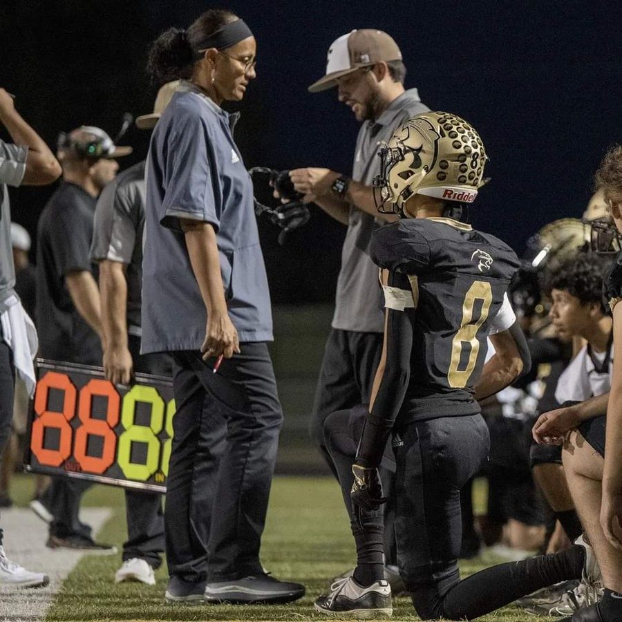 texashsfootball's tweet photo. At Crockett ECHS, Special Teams Coordinator Shannon Reed is Shattering Coaching Stereotypes

https://t.co/9GiPnwWCWS #TXHSFB 

Photo Credit: @grexsysphoto 

Article by: @aogburn00 

Story featuring: @CoogsFB and @shannonrhreed https://t.co/WOdYuz161F