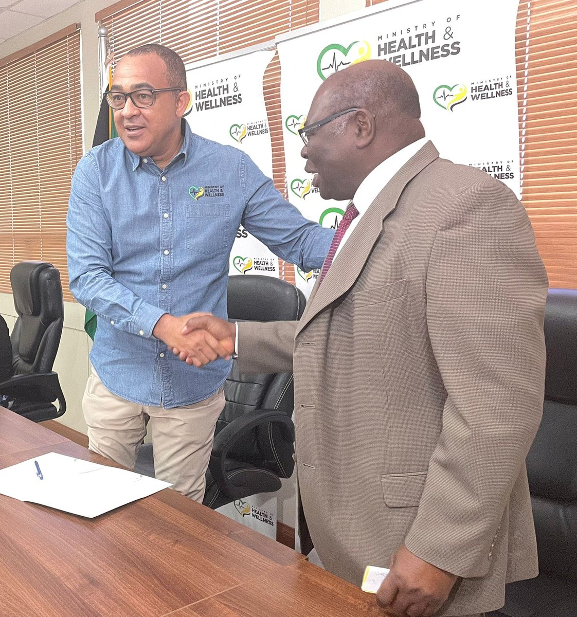themohwgovjm's tweet photo. Today we signed agreements with another 5 health facilities to put a dent in our elective surgery backlog.
Thanks to our partners for their collaboration, in the public health interest.
@christufton @julietcuthbert
#CodeCare #GoodThings #PublicHealth https://t.co/CHnKsFKduv