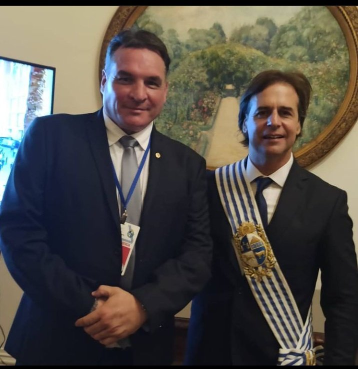 sebastian_865's tweet image. Lo que si sabemos Alfredo es que desde 2020 la Banda se instaló en Torre Ejecutiva. Con sello y todo.