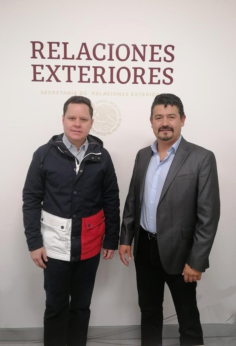 SGGDurango's tweet photo. El @gobdgo del Dr.@EVillegasV garantiza y fortalece la defensa de los derechos de los migrantes
 
Con este objetivo el Director de Atención y Protección al Migrante, Job López y el Delegado de @SRE_mx #Durango @lic_aguadohdez, han establecido una estrecha relación de cooperación https://t.co/MqTObFO2bG