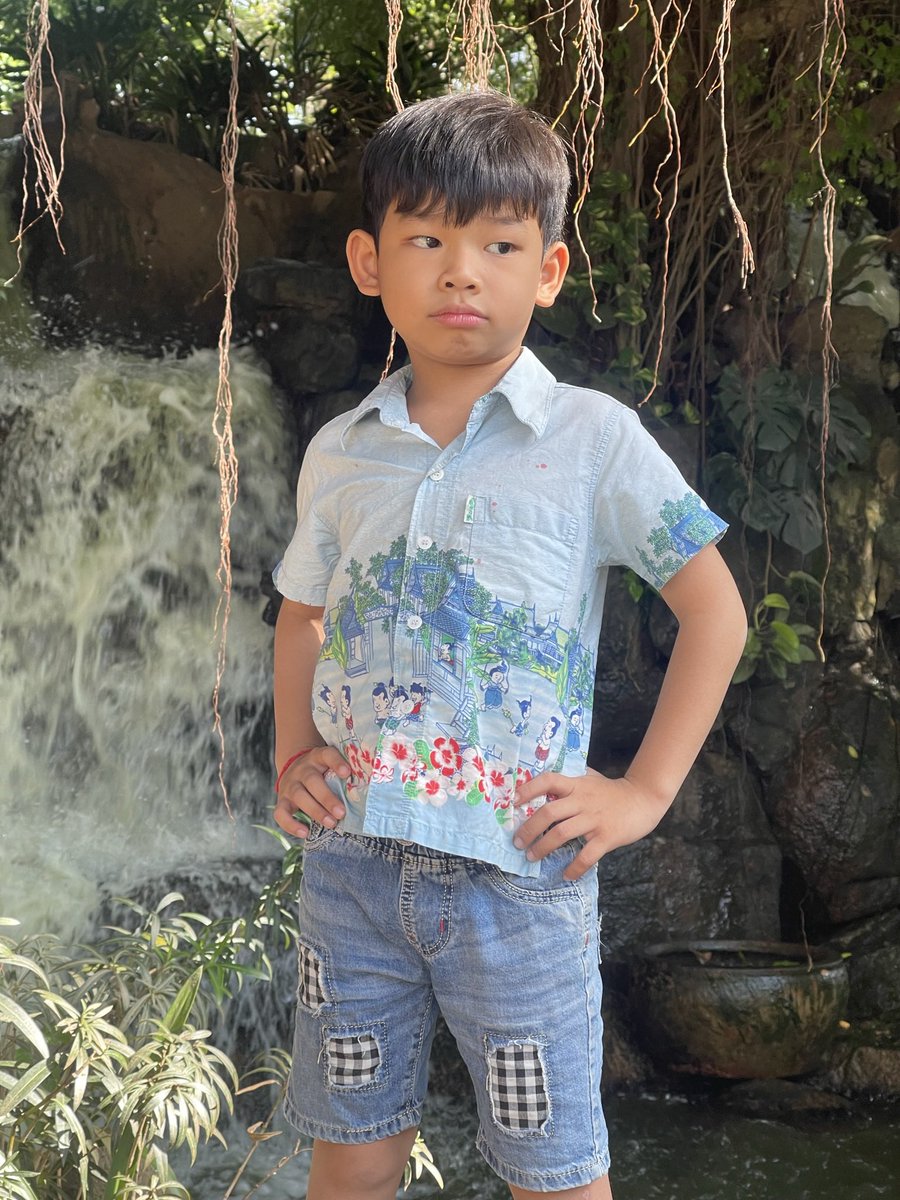 PichRavy7272's tweet photo. អបអរ​សាទរ​កូន​ប្រុស​ប៉ា​ខ្ចិលបន្តិច​តែរៀនូកែ https://t.co/pjN1qvNWeu
