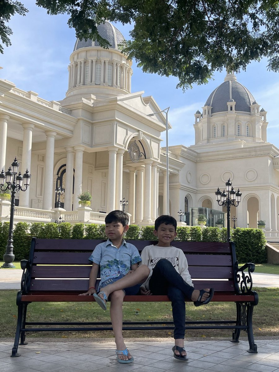 PichRavy7272's tweet photo. អបអរ​សាទរ​កូន​ប្រុស​ប៉ា​ខ្ចិលបន្តិច​តែរៀនូកែ https://t.co/pjN1qvNWeu