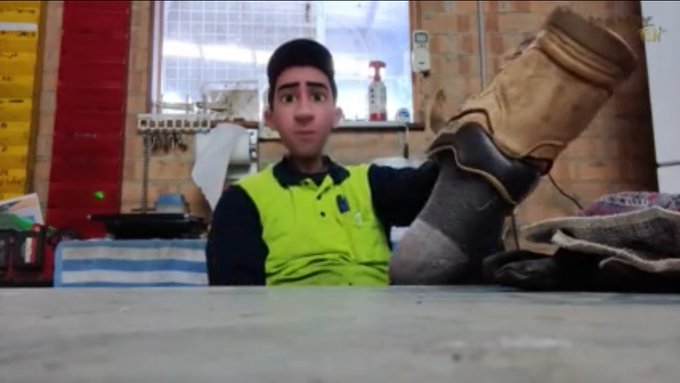 2 pic. What are you having for smoko?

#footfetish #aussietradie https://t.co/EapE7odh5c