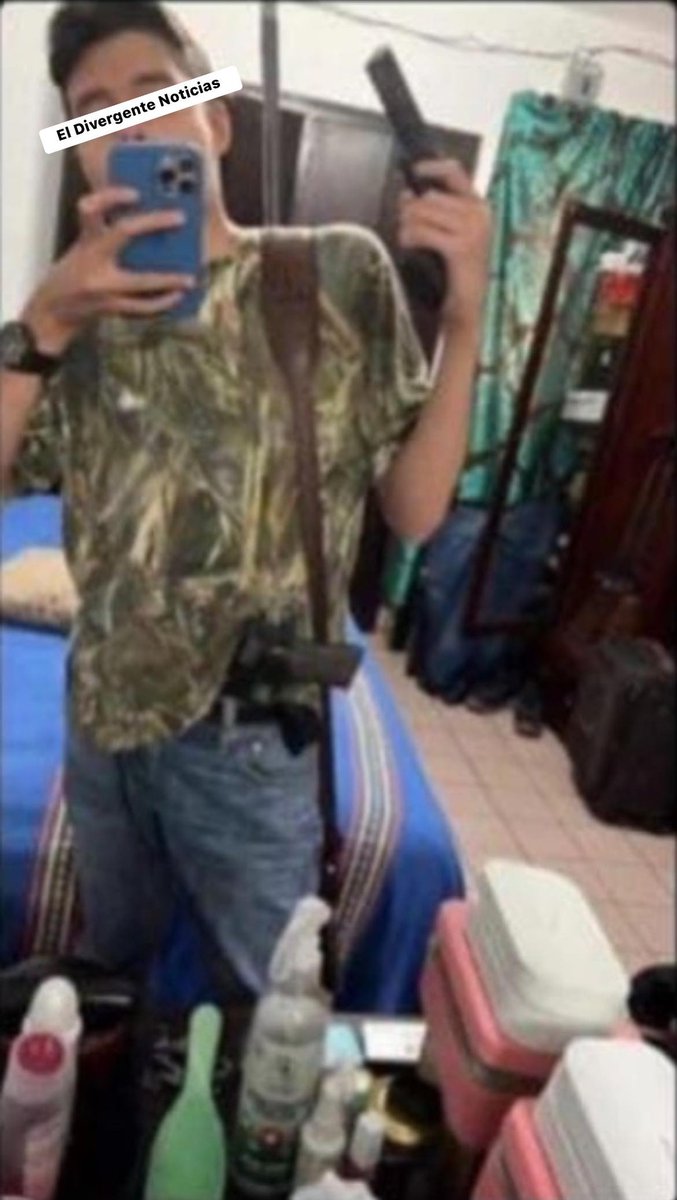 LuisErnestoGcia's tweet photo. @catrina_nortena aqui hay fotos de ambos, del camarografo y del agresor, al parecer son hijos de exfuncionarios municipales de Huejutla, Hgo, ambos estarian bajo la influencia de algun enervante o droga, de otra manera no se explica la cobarde agresion...🤬 https://t.co/6Bh5opRPvR