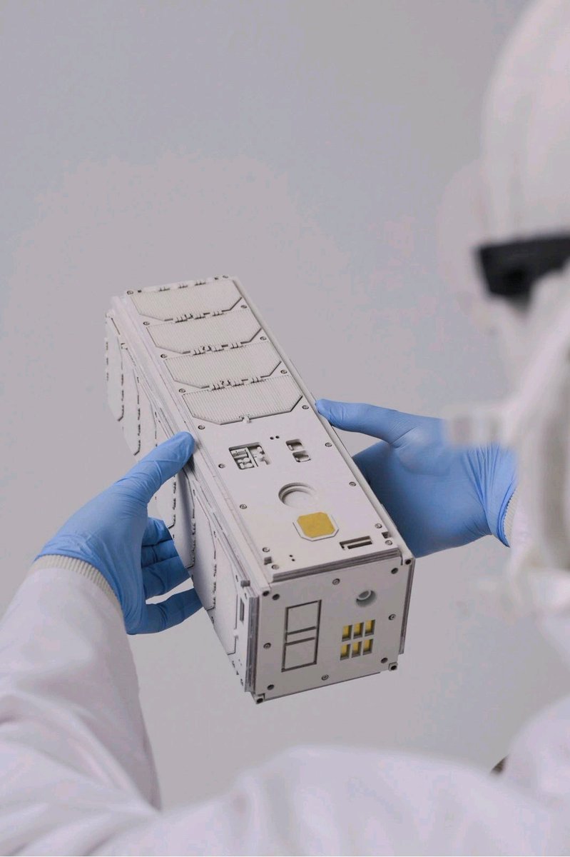 TomDixonDesign's tweet photo. Responsive launch requires responsive ground operations.
This project is part of my final year design project at @lborouniversity .
#3UCubeSat #responsivelaunch #satellite https://t.co/j5l9obXYHY