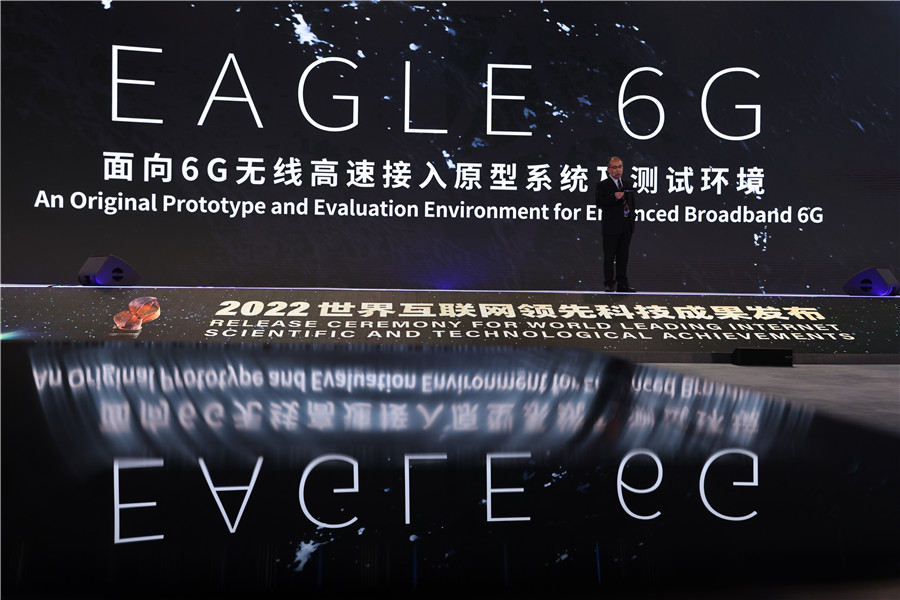 InZhejiang's tweet photo. Fifteen cutting-edge scientific and technological achievements were unveiled at the 2022 World Internet Conference Wuzhen Summit, such as 5G/6G networks, IPv6+ protocol, artificial intelligence and high-performance chips. #InLifeInChina #DigitalLandmark #WIC #WuzhenSummit https://t.co/UAdlRK9Puj