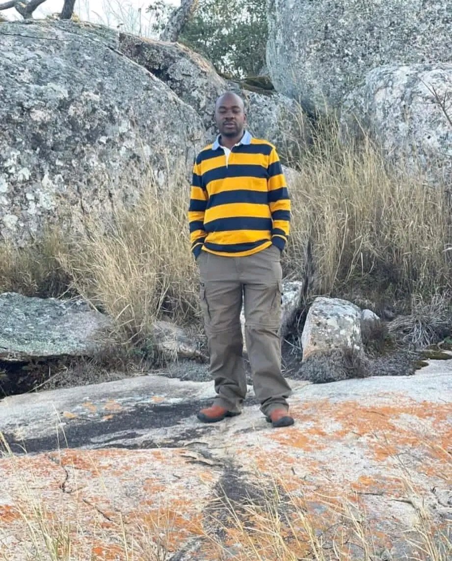 MulakazuvaL's tweet photo. Kustate house haungomuki wakamera sebwowa.🍄🍄🍄🍄
#History 
#Legacy
#NyikaInotongwaNeveneVayo
@MNyikayaramba 
@BrianVahombe1 @gundwenation @mugwagwashonge @BarakaZaire @Eddie_Gore1 @FgsRZ2f9NQoyi8P @Loofaz7411 
@Gushaz108 https://t.co/e10WmXEfmh