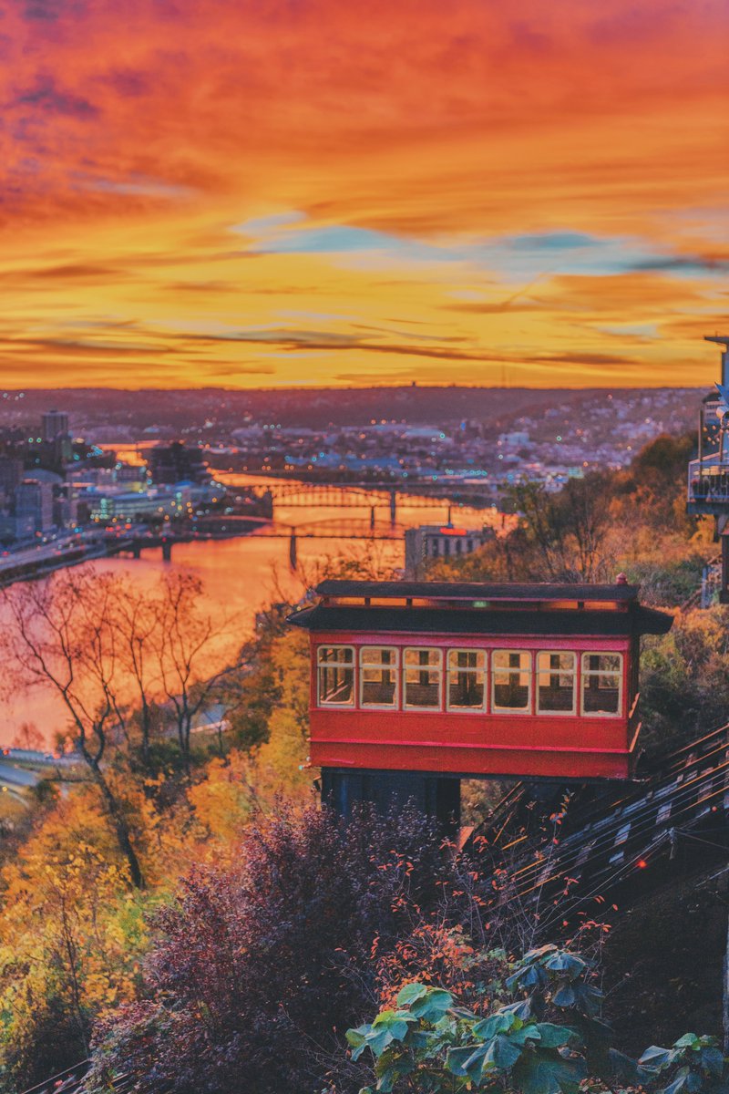 DaveDiCello's tweet photo. Completely forgot about this wild sunrise last month in #Pittsburgh. I only ever shared one image from it, so here's another, focused on the incline. I've always loved this composition; with the background of of focus, it makes it look like a scene from Mr. Rogers Neighborhood. https://t.co/VYLc0effCU