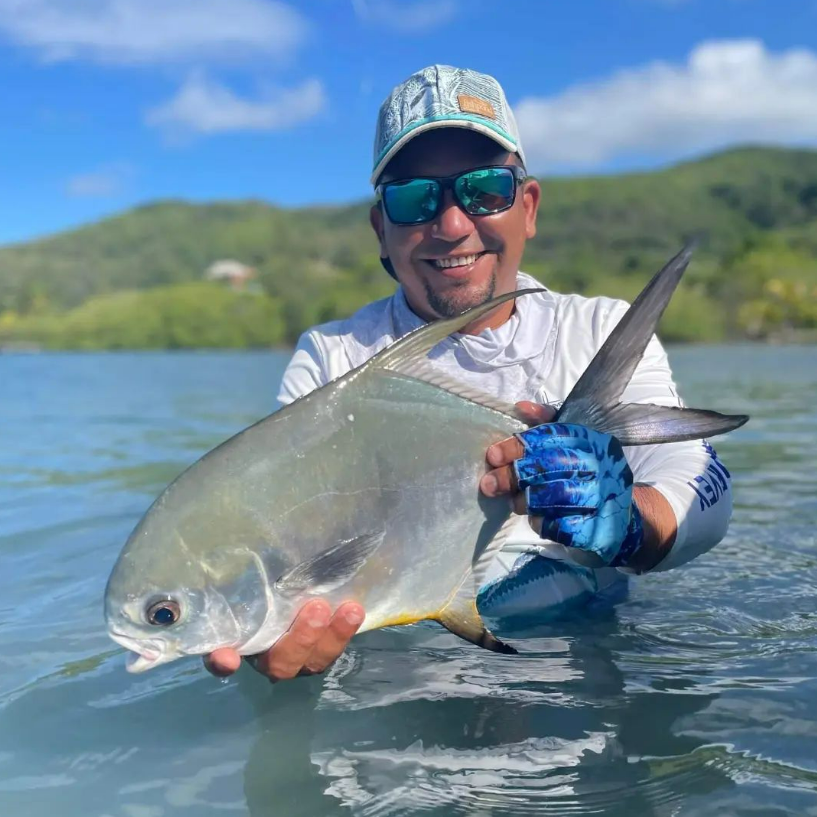 Saltwateronfly's tweet photo. I would as well
@flyfishguanaja
Kendell smiles more when he's holding a Permit. 😄😁🐠 #flyfishguanaja #flyfishing #saltwaterflyfishing #permit #guanaja #honduras #bayislands #happyfish #guidelife @steverogersflytying https://t.co/HiQHxeS3O6