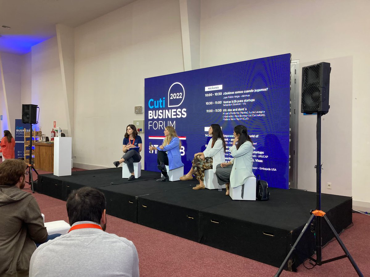 Otro highlight de #CBF2022 🚀

Moderar el panel de <a href="/maiabrenner/">Maia Brenner</a> , Lucia Lavagna de <a href="/AbstractaUS/">Abstracta</a> y Micaela Perdomo de <a href="/Nareia_Software/">Nareia</a> sobre su experiencia trabajando con clientes de USA, qué hacer y qué no