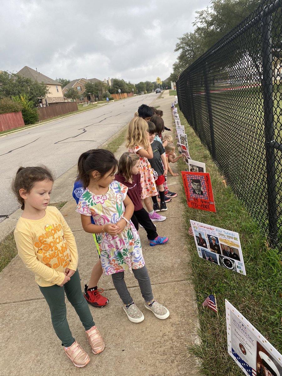 pettykinderkins's tweet photo. Kinder showing gratitude on our Veterans Memorial Walk. Thank you @WinkleyPTA  for making this possible. #WinkleyEmpowers #1LISD @WinkleyElem https://t.co/eXjipFOFuX