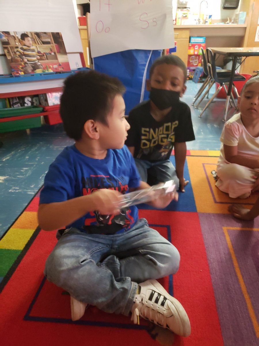MtCarmelES_HCS's tweet photo. Monday in STEM, Pre-K learned how human bodies conduct electricity and how electrodes are needed to complete the circuit. @drhafza @DrAttenyaScott @KrystalLRichter
@iammrsbolds @AntonioMattox2
#MustangsRock #CommunityBuilders #YouBelongInHenry #ExpectEarlyLearningHCS https://t.co/EBCQq4iTtS