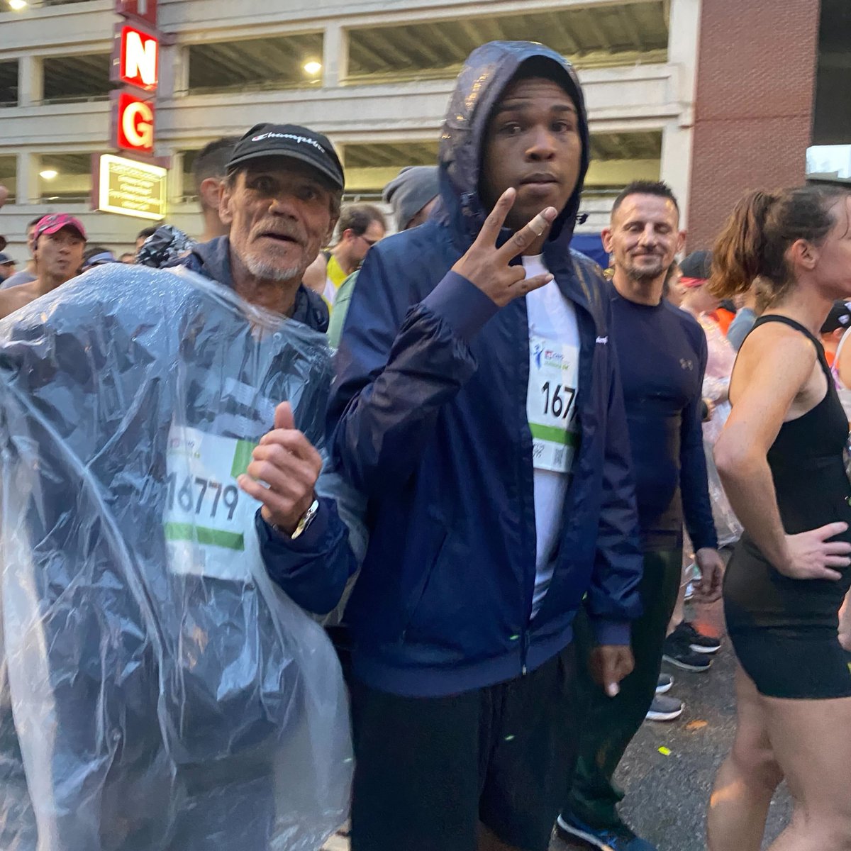 backonmyfeet's tweet photo. We are so proud of our #BoMFIndy team for tackling @indymonumental together and achieving several milestones! Congratulations to our first-time marathoner, 2 first-time half marathoners, and 5K runners, every single one of whom PR'ed! #backonmyfeet #runindy https://t.co/wNEMgclqx8