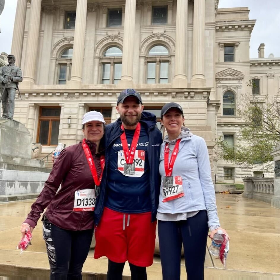 backonmyfeet's tweet photo. We are so proud of our #BoMFIndy team for tackling @indymonumental together and achieving several milestones! Congratulations to our first-time marathoner, 2 first-time half marathoners, and 5K runners, every single one of whom PR'ed! #backonmyfeet #runindy https://t.co/wNEMgclqx8