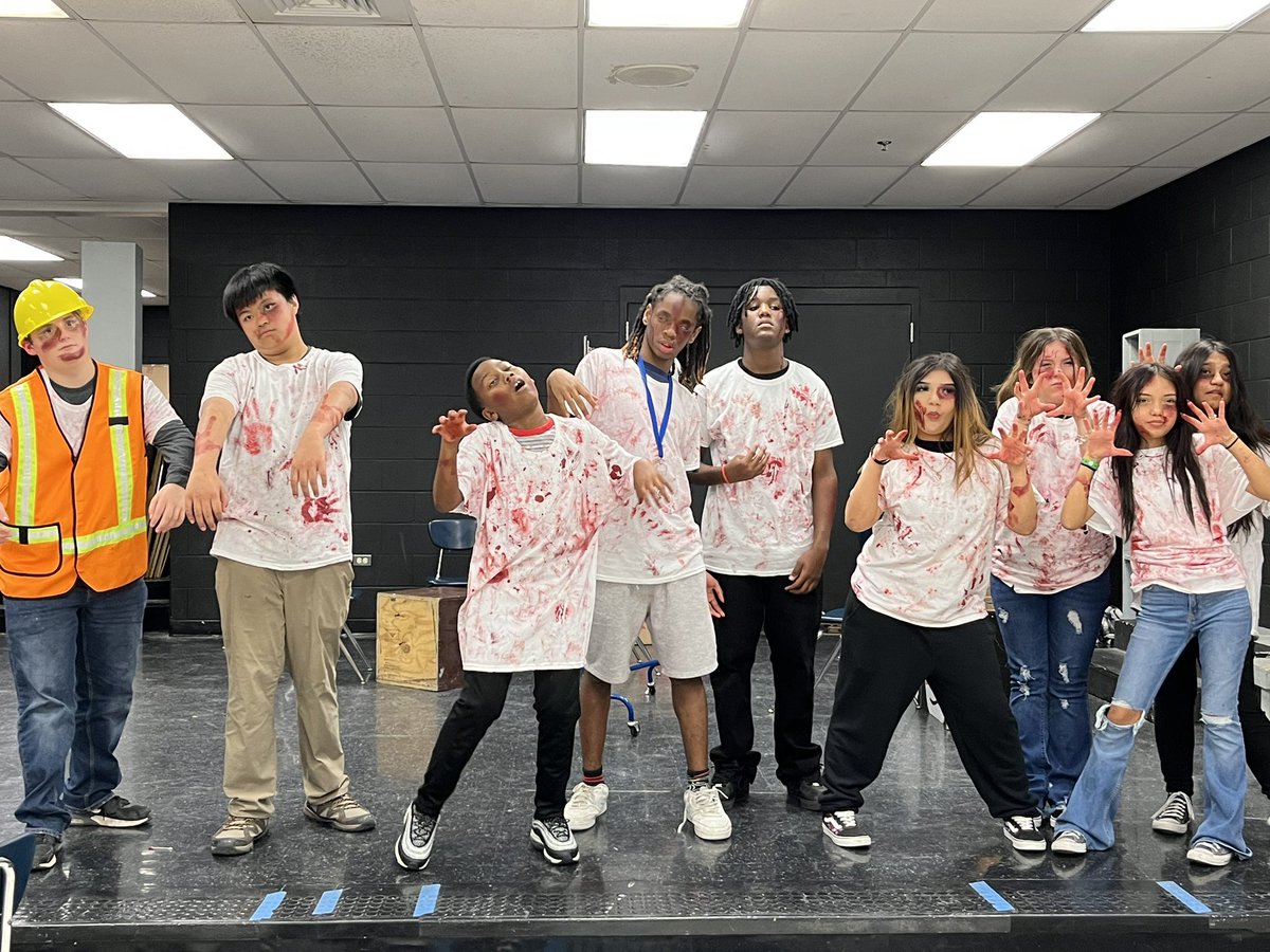 TheatreJaguar's tweet photo. Zombies getting ready! #zombiemakeup #zombieoutbreak #jordanignited #nisdignited #nisdfinearts #jordanunited https://t.co/XgLZLcEcuF