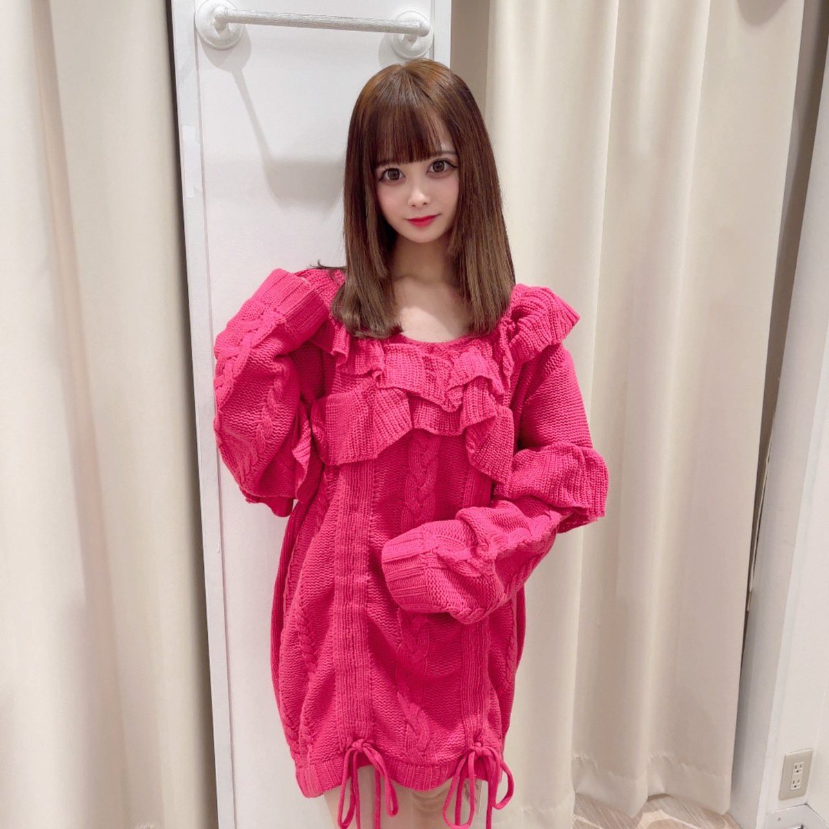 Swankiss_nagoya's tweet photo. 🎀11月12日発売🎀

Barbie knit
color♡WHT/F.PNK/BLK
price♡¥11,880(税込)

だぼめのシルエットが可愛いニット❤︎

ショルダーにリボンをつけて、
オフショルにしても🫶🏻✨

見頃のギャザー位置を変えれば
トップス、ワンピースとしても着用
して頂くことが出来ます💭💗 https://t.co/PDxABHvTG8