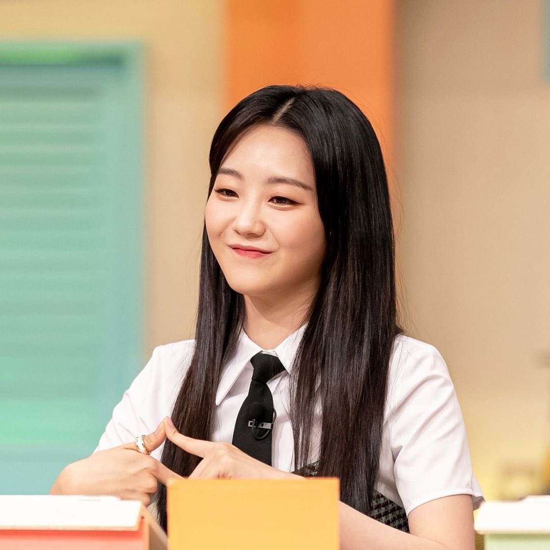 pras on Twitter: "yihyun’s kpop idol slay https://t.co/vll4uIsf5n