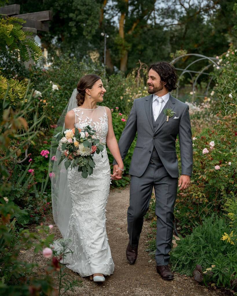 L + A

Earlier this year, these stunners got hitched. Champagne was imbibed, belly laughs were had, dancing ensued. It was glorious.

Dream wedding team:
@alru_farm 
@sparrowweddings 
@christie_sparrowweddings 
@fleursdenadia 
@jessicamaida_celebrant 
@mintymarypeaevents 
@…