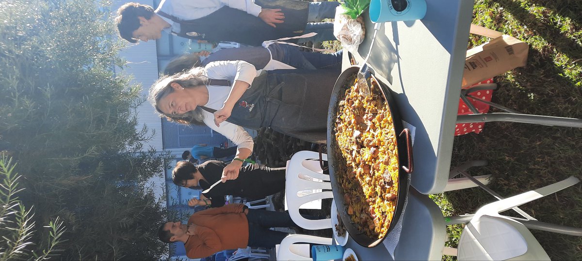 12FOlmo's tweet photo. Excelente paella!! Gracias a Ana y a Lola por su control del fuego y maestría en la cocina!!! https://t.co/gNk0MtiK1X