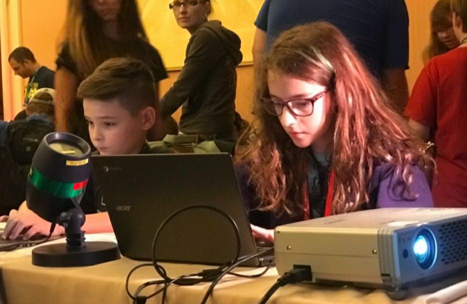 SinedWarrior's tweet image. Vendredi un garçon 11 ans a pu pirater 1 réplique du site Web des élections de l&apos;État de Floride et modifier les résultats du vote trouvés en moins de 10 minutes lors de la plus grande convention annuelle de piratage au monde DEFCON 26 ont déclaré ls organisateurs de l&apos;événement