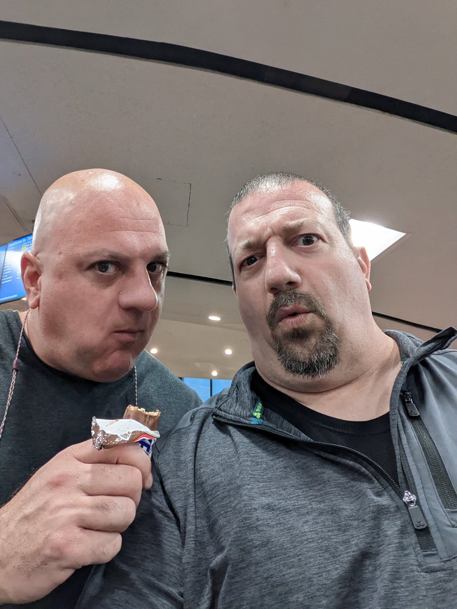 algattullo's tweet image. Bone Marrow Tacos, @AleSmithBrewing .394 pale ale and the best friend of 45 years Mark. It&apos;s the start of a great weekend in San Diego. @JrzyJoePiscopo #sdbeerweek #tacos #ineededaseatbeltextenderontheflight