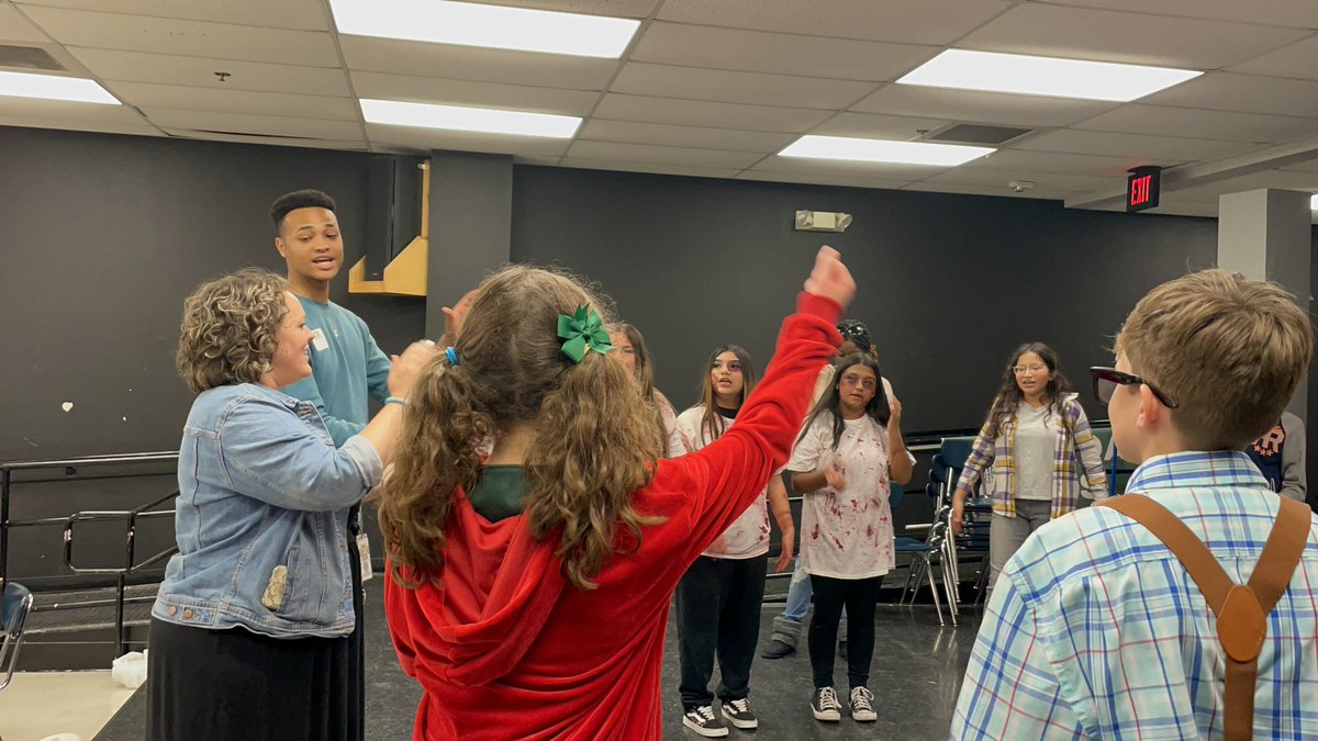 TheatreJaguar's tweet photo. Theatre zombies warming up and getting ready for the show! #jordanignited #jordanunited #nisdfinearts #theatrewarmups https://t.co/ygCFfIhosY