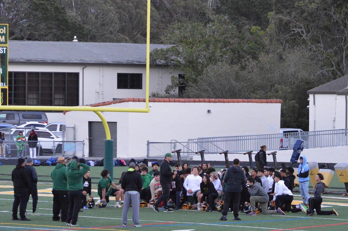 greenmachinebo2's tweet photo. Last practice before our ROUND ONE PLAYOFF GAME!
See you Dores in the morning for walkthrough and breakfast burritos.

#DORES22
#MontereyPride
#SoProud
#GreatKids https://t.co/CAGDsnBGKg