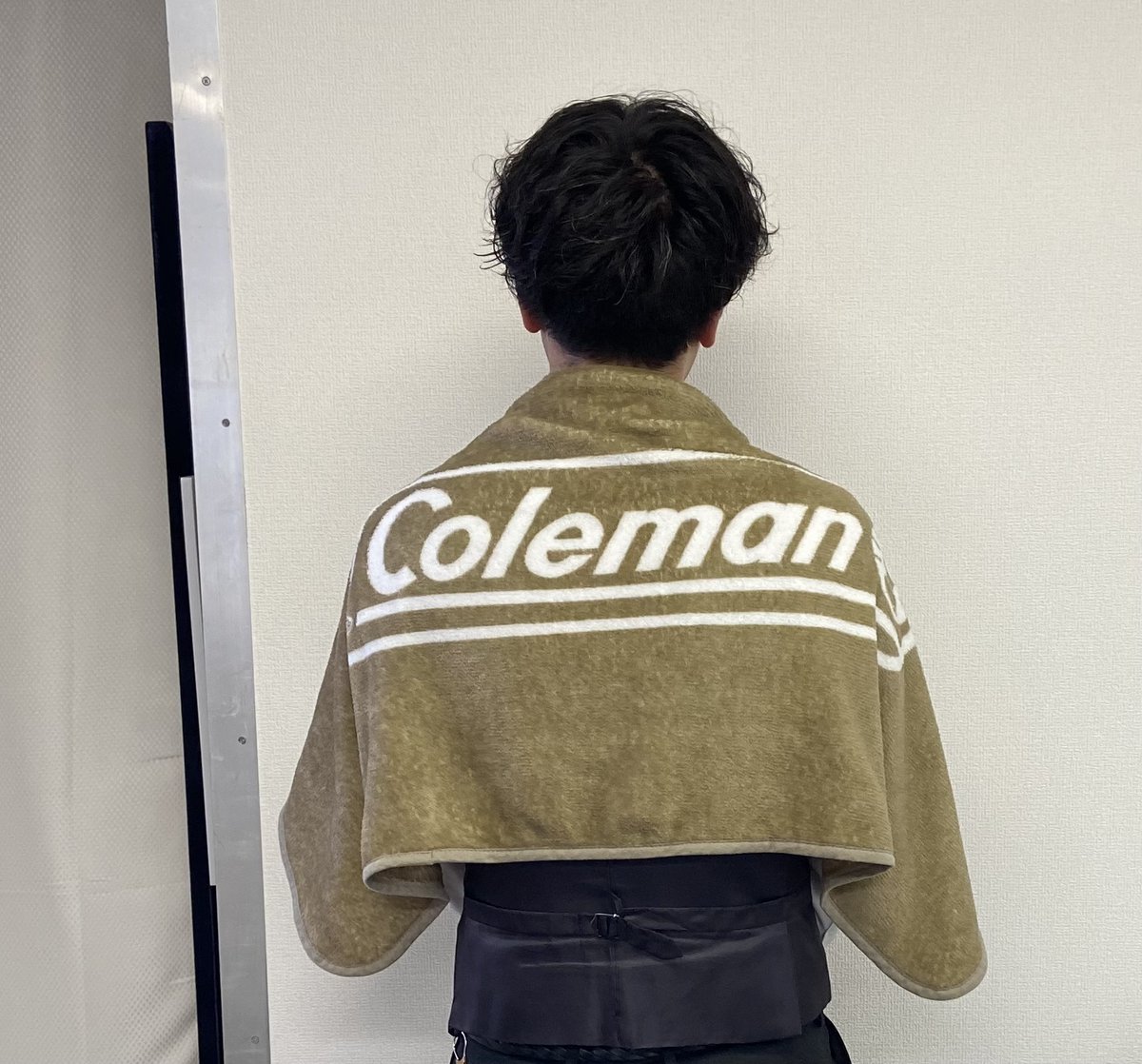 Re___bayashi's tweet photo. 段々寒くなってきましたね。

私は寒さに弱いんです。

そんな私にスタッフからブランケットをいただきました😆

いつも有難うございます。 https://t.co/BJXeS36dOR