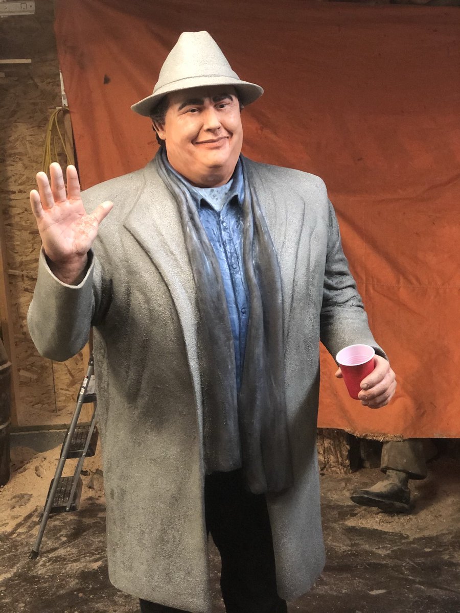 VilliersRyan's tweet photo. My recent carving of Life sized Wood sculpture of Uncle Buck( John Candy)
#johncandy #canada @VancityReynolds @SecondCityTV #unclebuck #alberaartist #canadianartist #edmonton https://t.co/3TOxzUwqcw