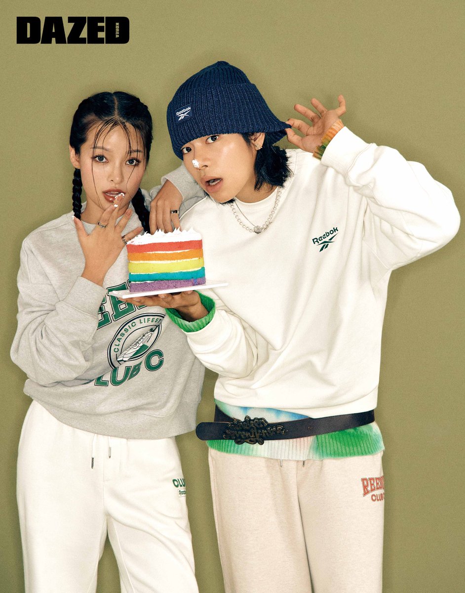 DazedKorea's tweet photo. BIRTHDAY CAME EARLY #협찬
리복이 선사한 좌충우돌 우당탕탕 선물 개봉기. 여길 봐, 우리 진심으로 함께 웃고 떠들며 즐기고 있잖아.
#리복 #Reebok #리복클럽c85 #ClubCCastle #Clubc85
더 많은 화보와 기사는 <데이즈드> 11월호에서 만나볼 수 있습니다. https://t.co/Y04sGjkiqL