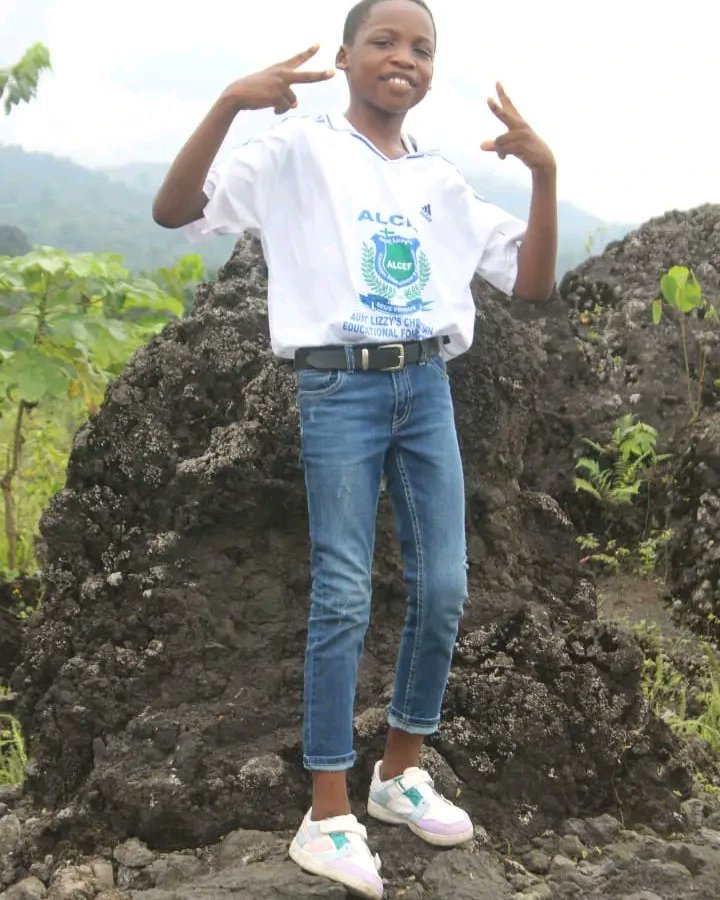 AlcefSchLimbe's tweet photo. Excursion Season, Day 3!
Class concerned: Class 4/CE 2
Matter at hand: swag competition🕺💃😄!
Three excursions down, six more to go oh!!!

ALCEF School 
Botanic Garden, Limbe - Cameroon 🇨🇲 
☎️: 677-938-722 ☎️: 690-026-059 
Website: https://t.co/y6iPleClvs https://t.co/iF3AIY7rmP