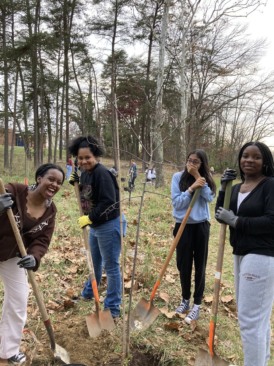 Students <a href="/CatonsvilleMS/">Catonsville Middle</a> took advantage of the perfect weather to plant trees. We learned about reforestation efforts and how climate change is impacting the trees we find in our backyard <a href="/BCPSSci/">BCPS Science Office</a> <a href="/BCPSOutdoorSci/">广州</a> <a href="/PatapscoValley/">Patapsco Heritage Greenway</a> #CMSGameOn <a href="/sfanshaw/">Stephanie Fanshaw</a>