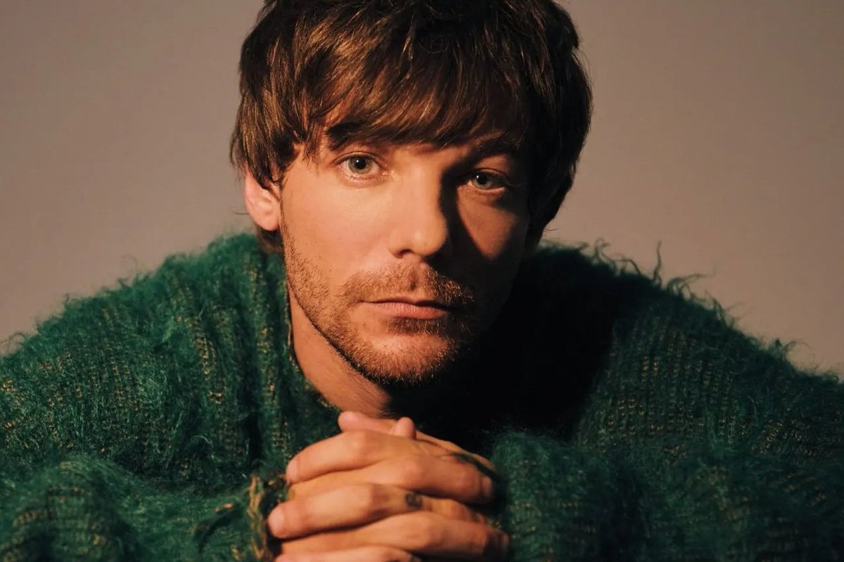 Hits93Toronto's tweet image. Louis Tomlinson's releases his second solo-album #FaithInTheFuture today. 

To celebrate, we'll be hosting a #LouisDay today. 

We'll be playing Tomlinson's entire discography, including songs he wrote in One Direction — and the album — for the whole day starting at midnight.