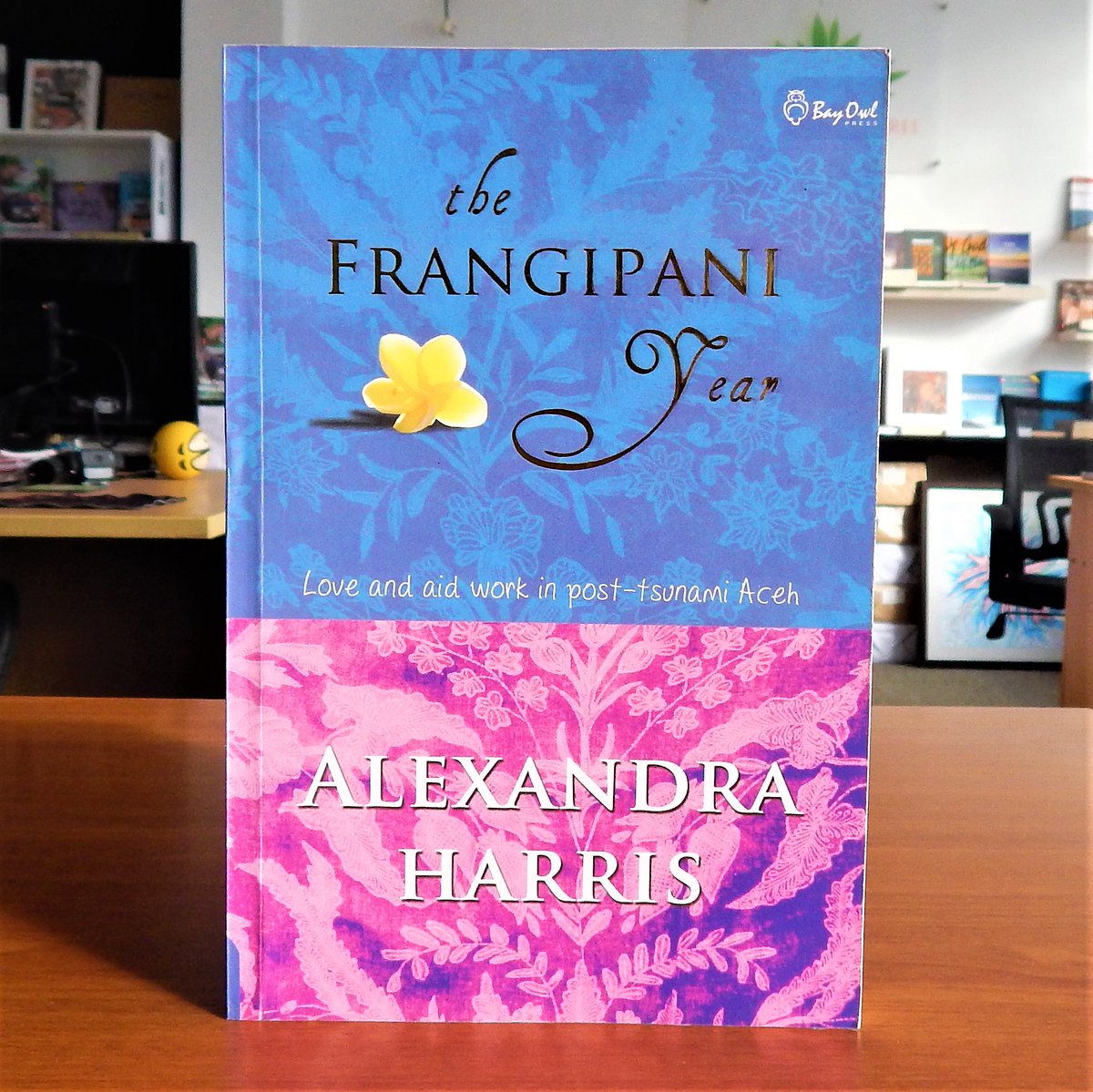 TheJamFruitTree's tweet photo. 'The Frangipani Year' is available at The Jam Fruit Tree Bookshop
Rs. 1,000
Author: Alexandra Harris
#AlexandraHarris #TheFrangipaniYear #BayOwlPress #BooksforSale #PereraHussein #TheJamFruitTree #TheJamFruitTreeBookShop #TJFT https://t.co/phrAwEtn91