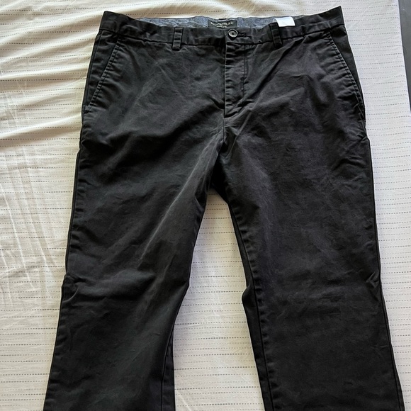 RudelyChill98's tweet photo. So good I had to share! Check out all the items I'm loving on @Poshmarkapp #poshmark #fashion #style #shopmycloset #hurley #levis #bananarepublic: https://t.co/HKW3Yf4e23 https://t.co/Yn4CW4ctfg