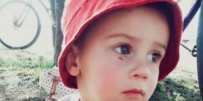 Analia_Marsella's tweet photo. #LucioDupuy fue privado de Justicia en vida. Lucio Dupuy es un ejemplo aberrante, entre muchos otros, del maltrato infantil que impera en #Argentina. 
El Estado está AUSENTE para proteger a los más vulnerables. Abunda la #DESIDIA en Ministerios y Defensorías. 
#BASTA https://t.co/lEksyhx1Gf