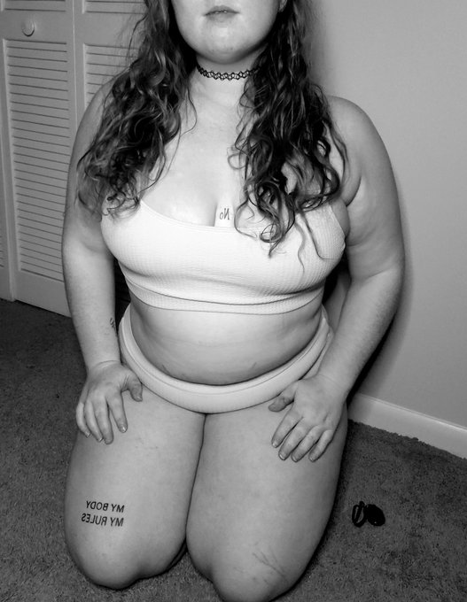 What color am I wearing? Come to my #onlyfansFree to see.  https://t.co/be6i2iNUq3 #ddlgcomunity #kinktok<a href="/tag/onlyfansfree"class="tags">#onlyfansFree</a><a href="/tag/mommy"class="tags"><span>#mommy</span></a><a href="/tag/daddy"class="tags"><span>#daddy</span></a><a href="/tag/onlyfansbabe"class="tags"><span>#onlyfansbabe</span></a><a href="/tag/ddlgcomunity"class="tags"><span>#ddlgcomunity</span></a><a href="/tag/kinktok"class="tags"><span>#kinktok</span></a>